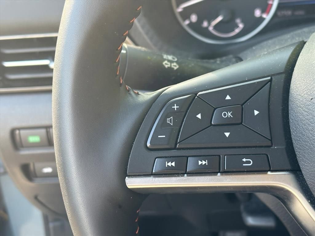 Used 2025 Nissan Sentra SR w/ Midnight Edition FWD image 11