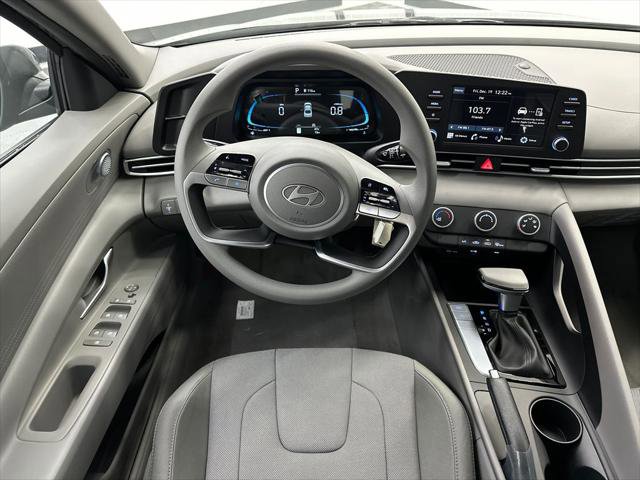 New 2026 Hyundai Elantra SE image 21