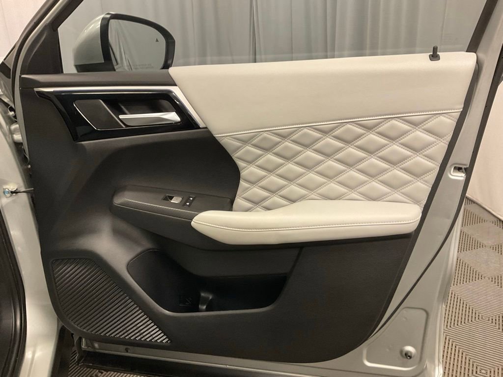 Used 2022 Mitsubishi Outlander SEL AWD/4WD image 26