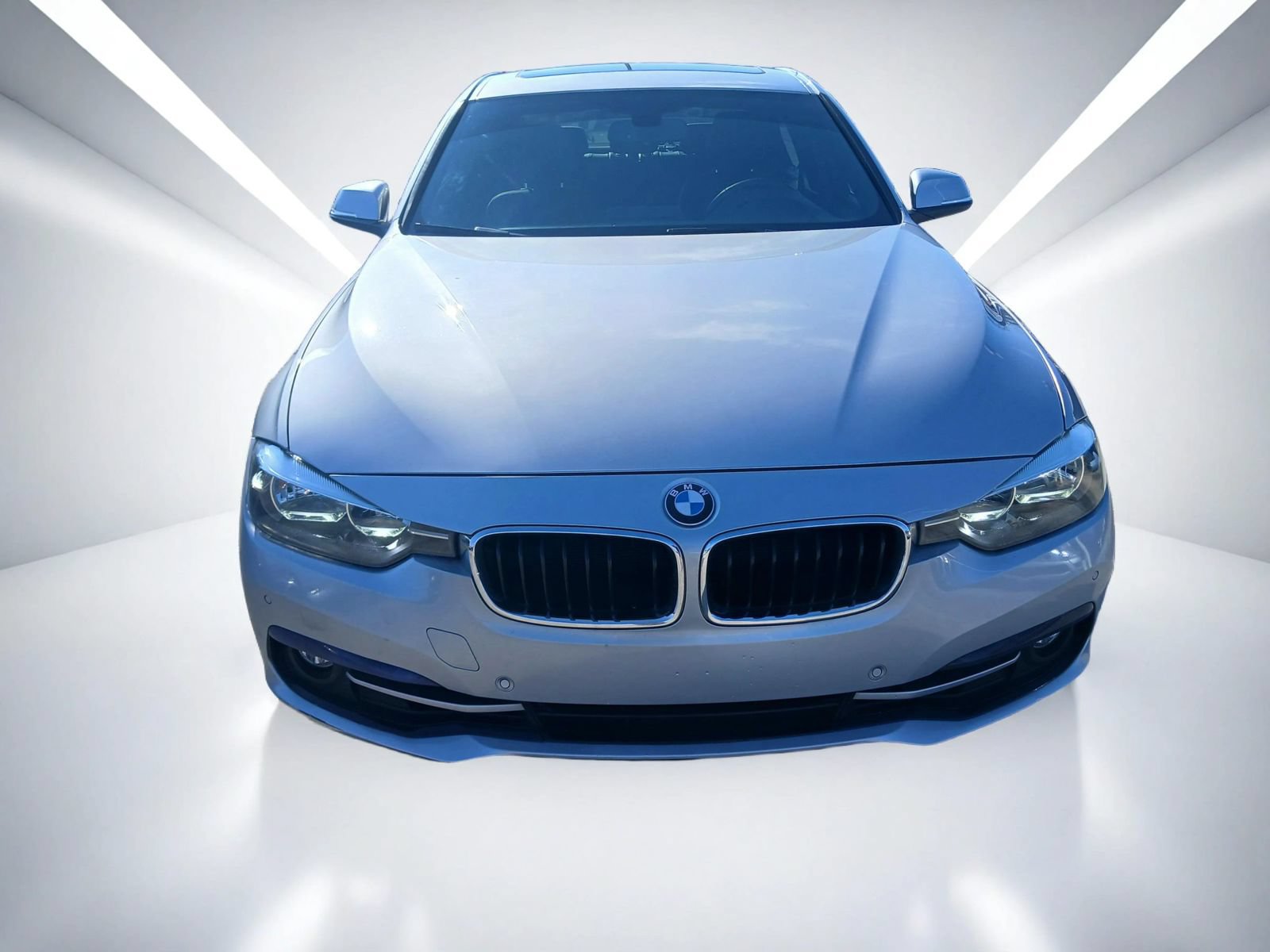Used 2017 BMW 330i Sedan w/ Driver Assistance Package RWD image 3