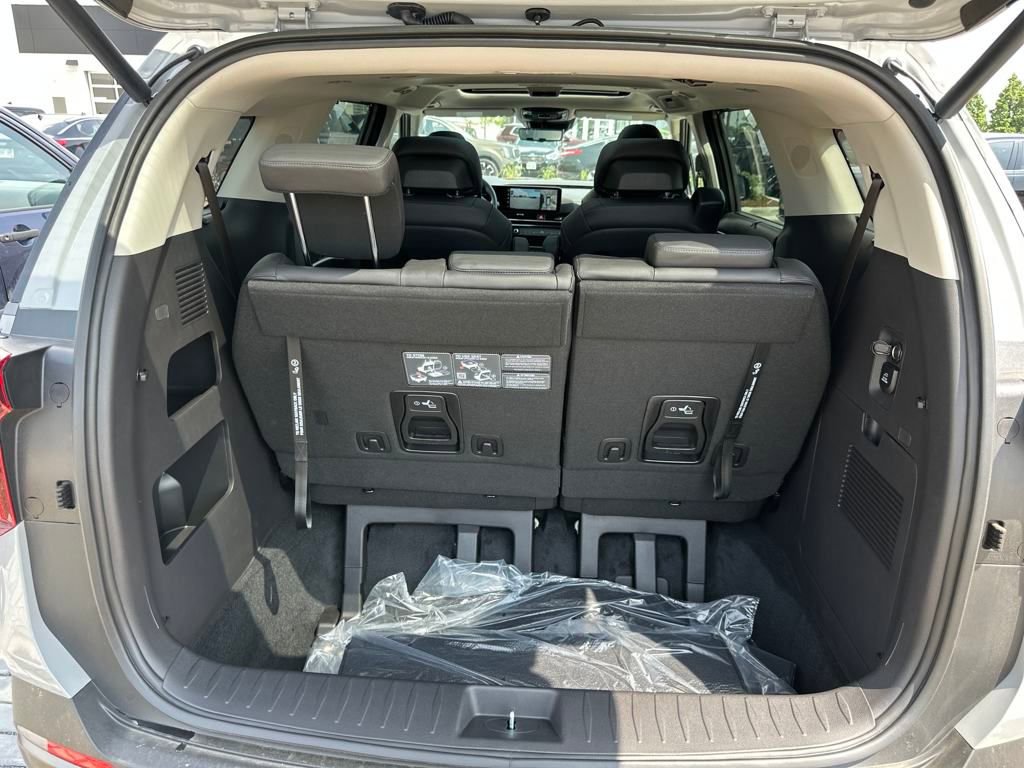 New 2025 Kia Carnival SX Prestige FWD image 49