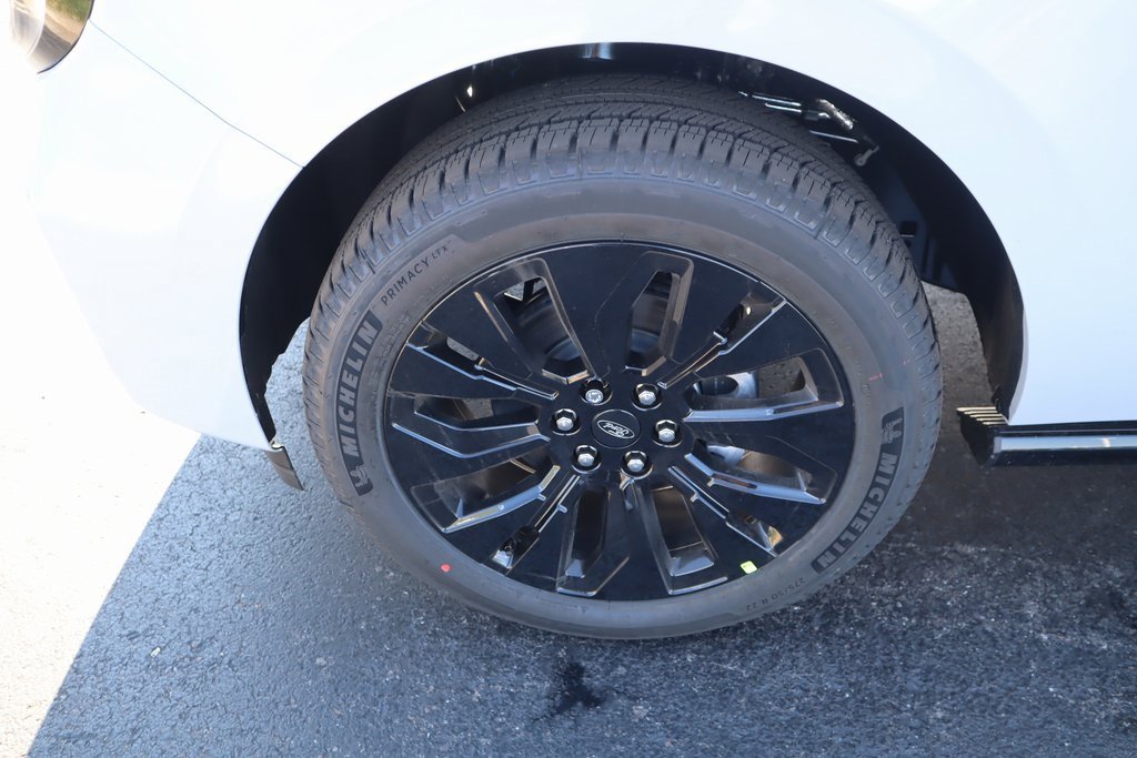 New 2025 Ford Expedition Platinum w/ Stealth Appearance Package image 19