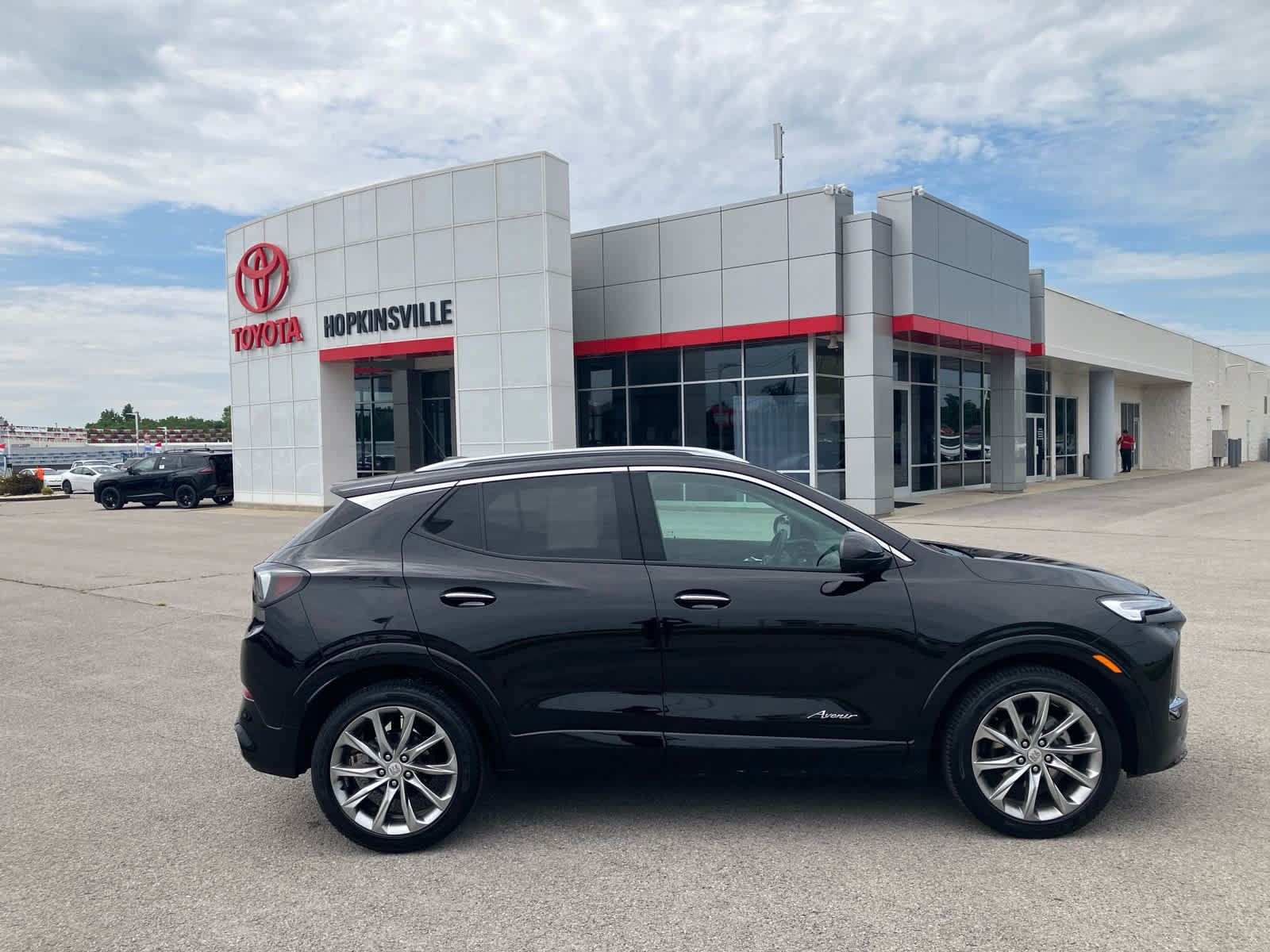 Used 2025 Buick Encore GX Avenir w/ Avenir Technology Package FWD image 8