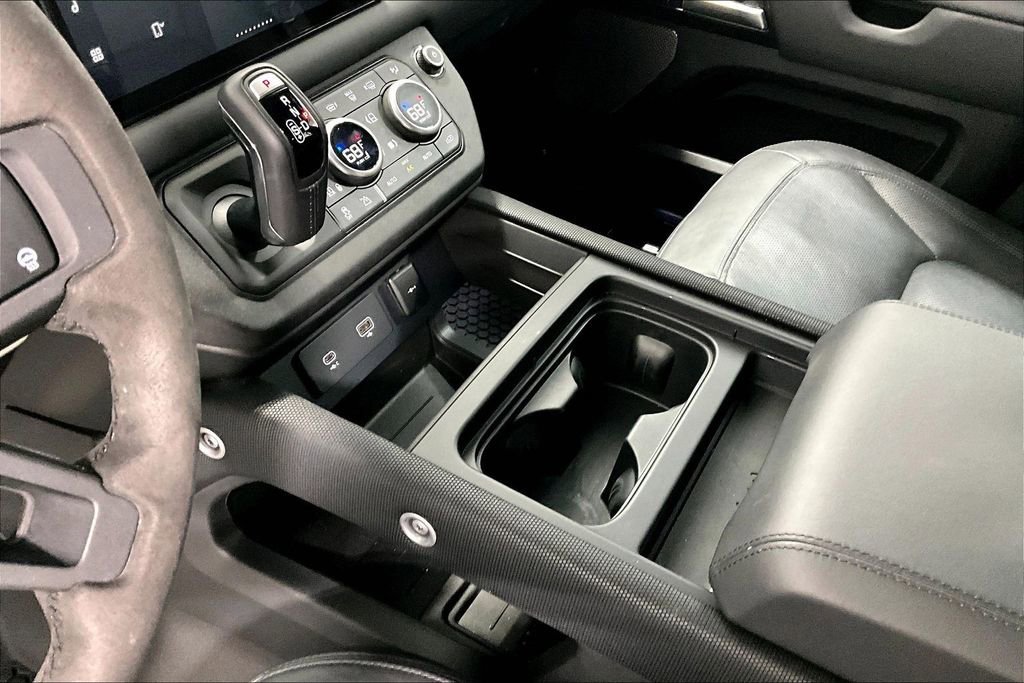 Used 2024 Land Rover Defender 110 Carpathian Edition image 17