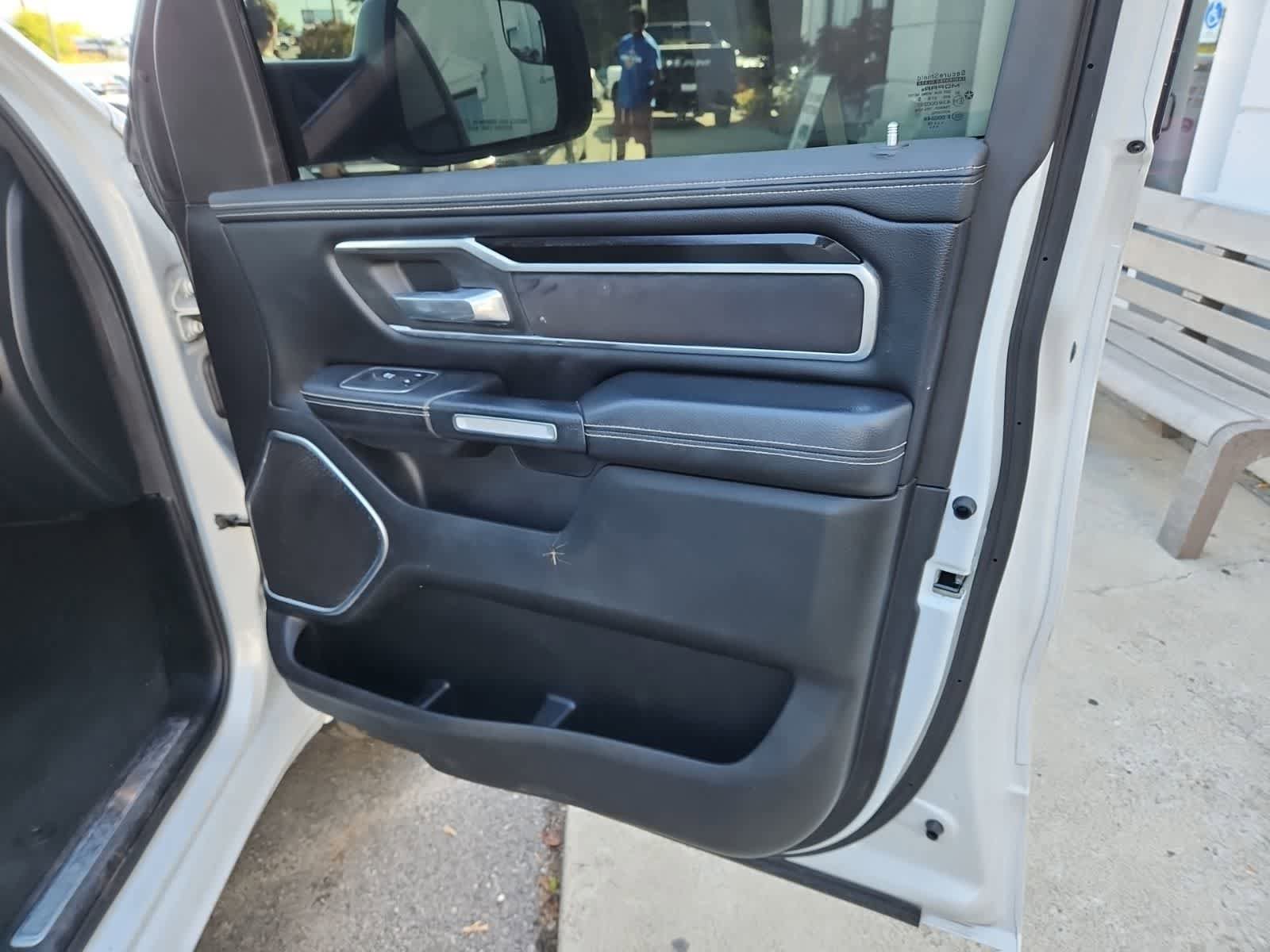 Used 2019 RAM 1500 Laramie w/ Sport Appearance Package AWD/4WD image 21