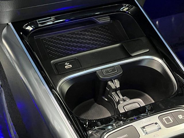 New 2025 Mercedes-Benz GLA 35 AMG 4MATIC image 9