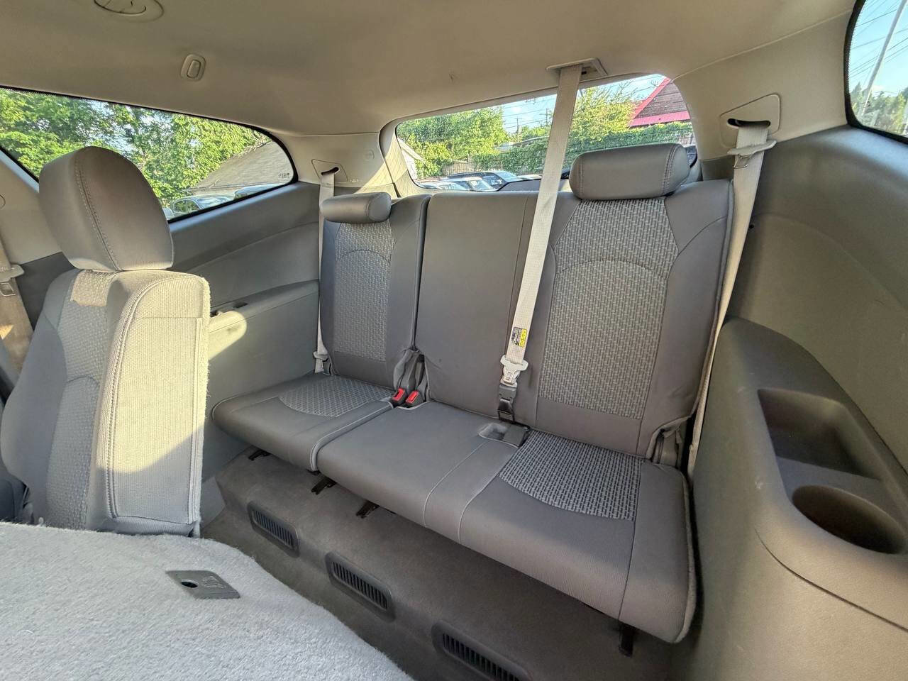 Used 2011 Chevrolet Traverse LS FWD image 14