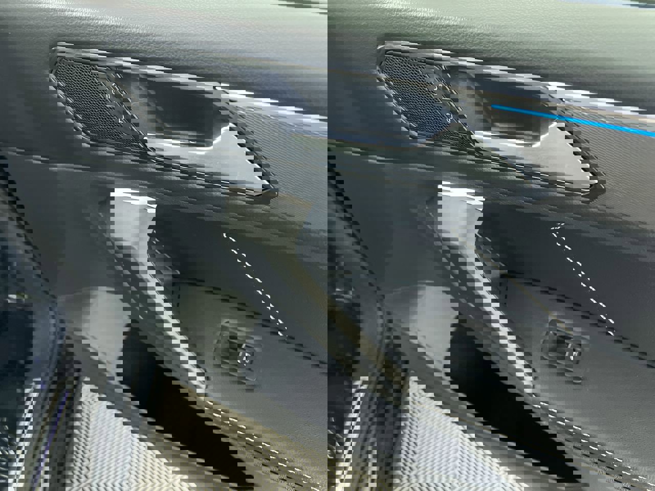 Used 2022 Volkswagen Tiguan SE R-Line image 33