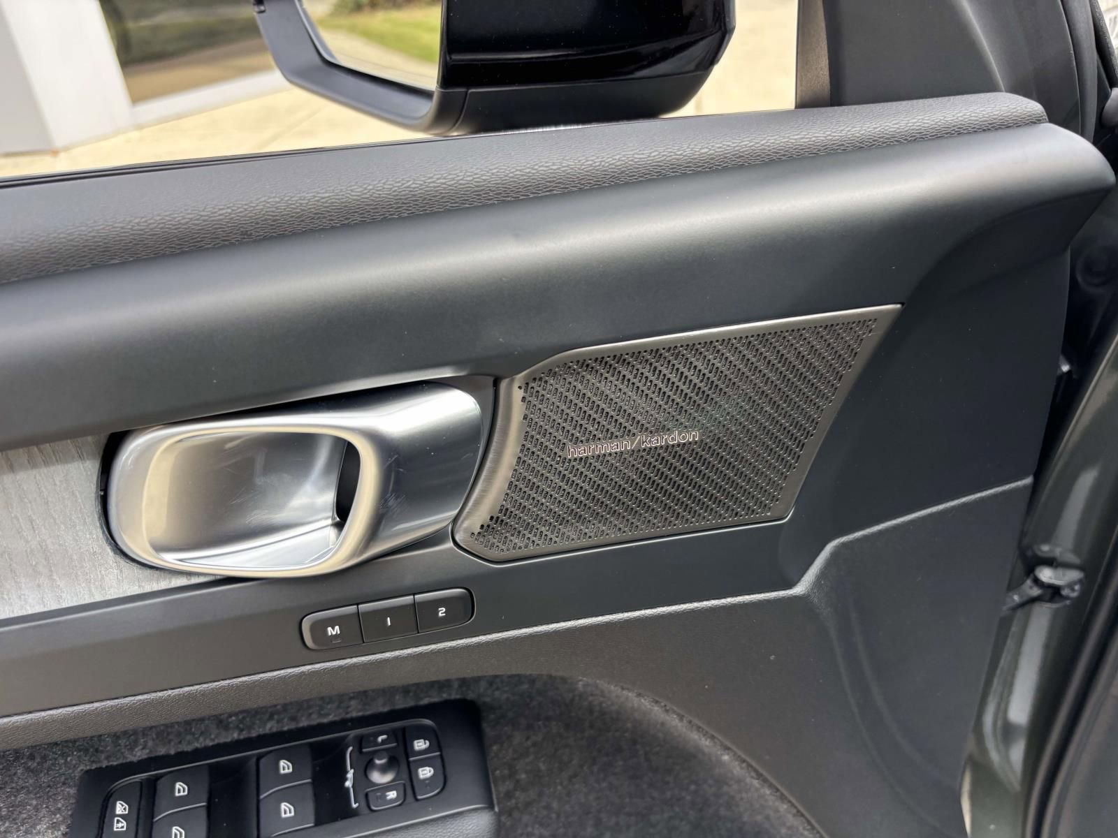 New 2026 Volvo XC40 B5 Ultra w/ Protection Package Premier AWD/4WD image 12