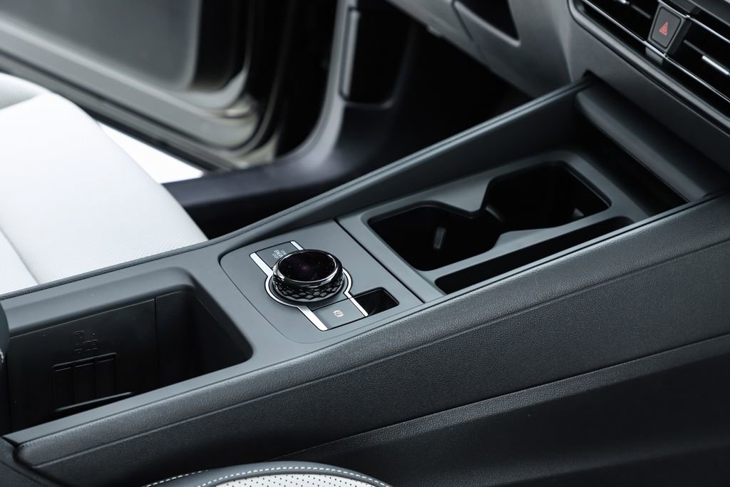 New 2026 Volkswagen Tiguan SE image 34