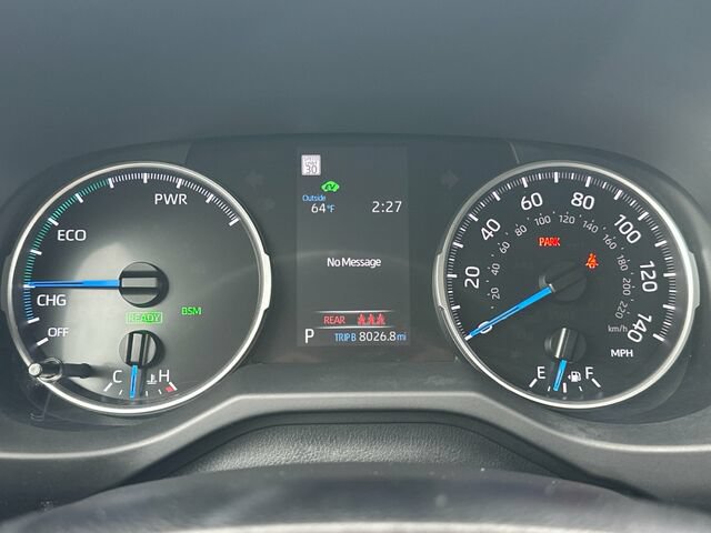 Used 2021 Toyota RAV4 LE AWD/4WD image 29