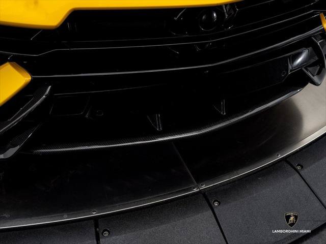 Used 2024 Lamborghini Urus Performante AWD/4WD image 9
