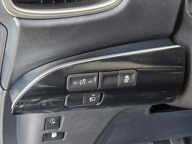 Used 2020 Toyota Prius Prime LE w/ Carpet Mat Package FWD image 28