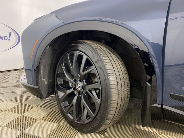 Certified 2025 Toyota Crown Signia w/ Advanced Technology Package image 23