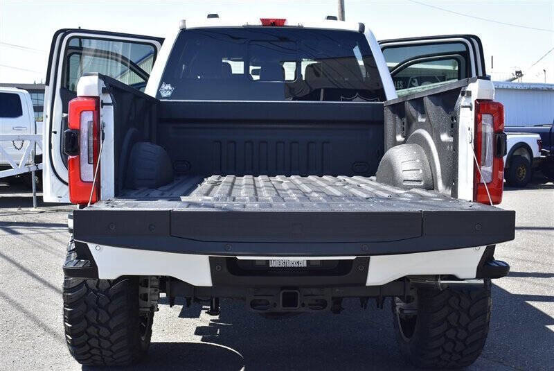 Used 2024 Ford F350 Platinum image 34