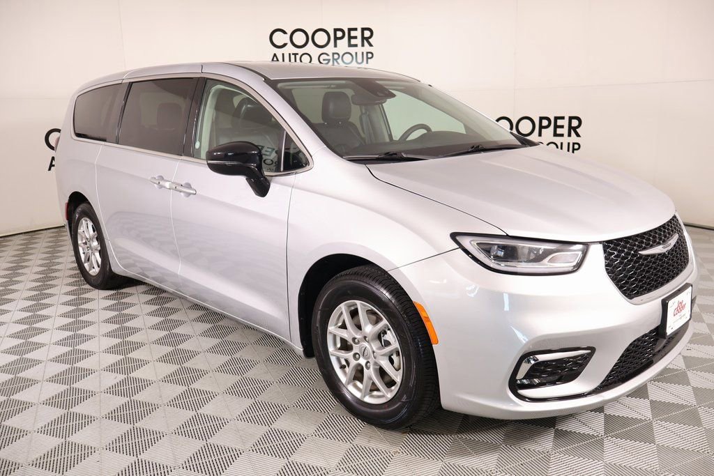 Used 2024 Chrysler Pacifica Touring-L