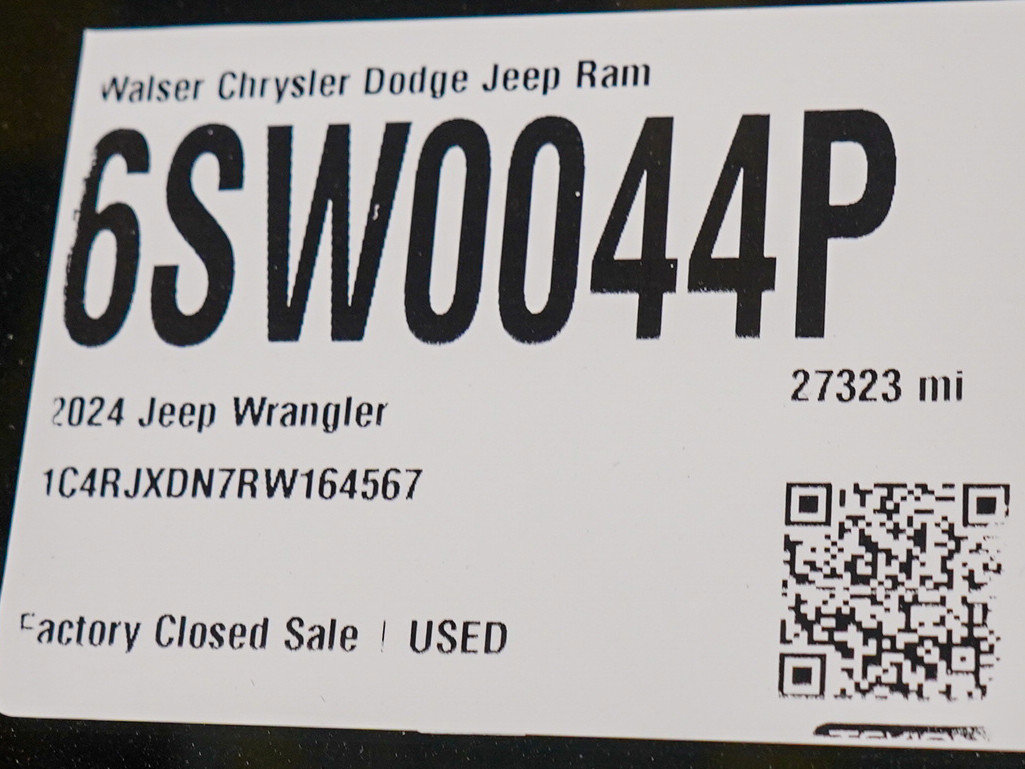 Used 2024 Jeep Wrangler Willys AWD/4WD image 31
