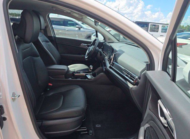 Certified 2025 Kia Sportage EX FWD image 7