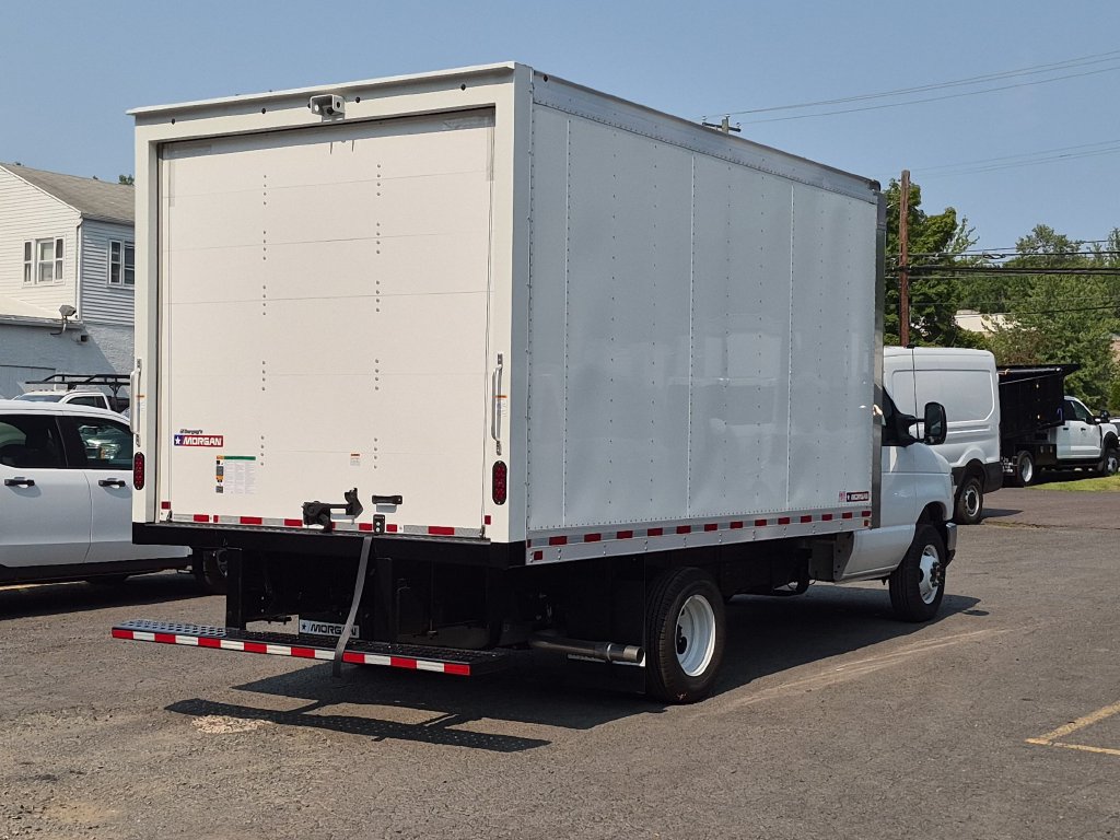New 2027 Ford E-350 and Econoline 350 Super Duty w/ Driver's Safety Package RWD image 7