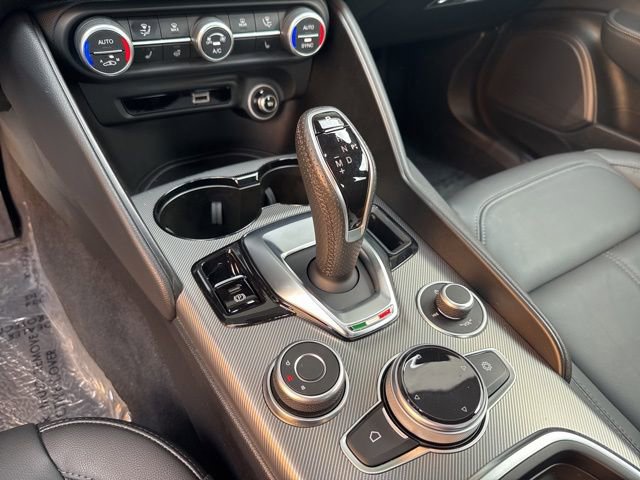 Used 2025 Alfa Romeo Giulia image 14