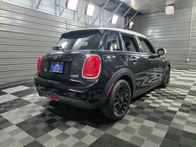 Used 2019 MINI Cooper 4-Door Hardtop image 5