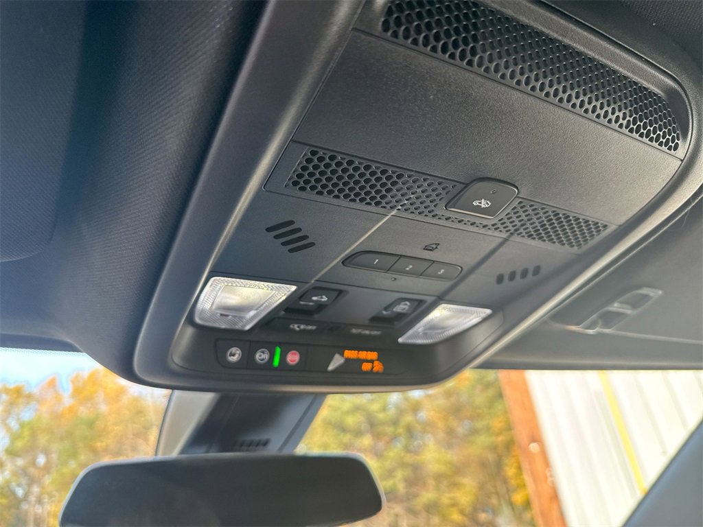 Used 2025 Cadillac XT5 Sportv w/ LPO, Floor Liner Package image 19