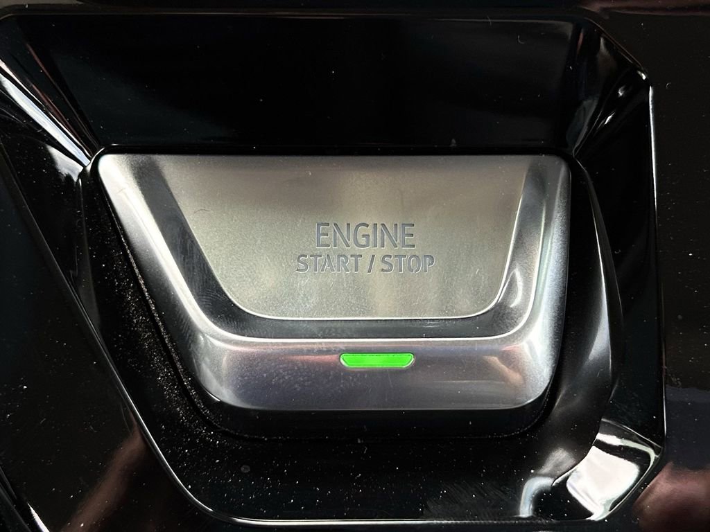 Used 2025 GMC Sierra 3500 Denali AWD/4WD image 23