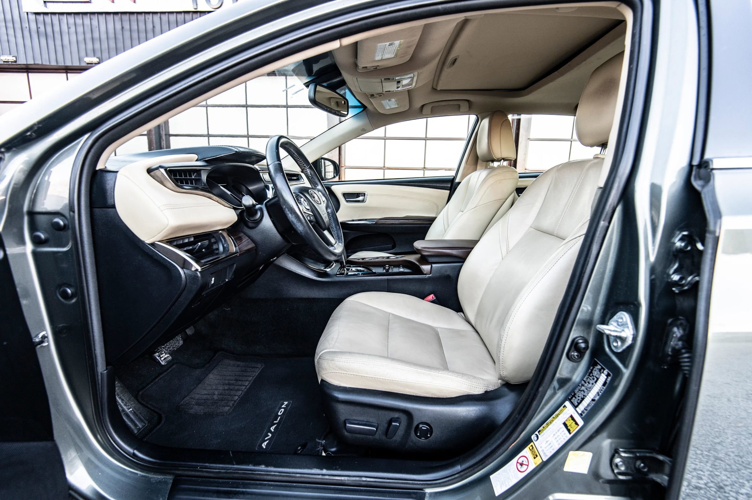 Used 2013 Toyota Avalon XLE Premium image 33