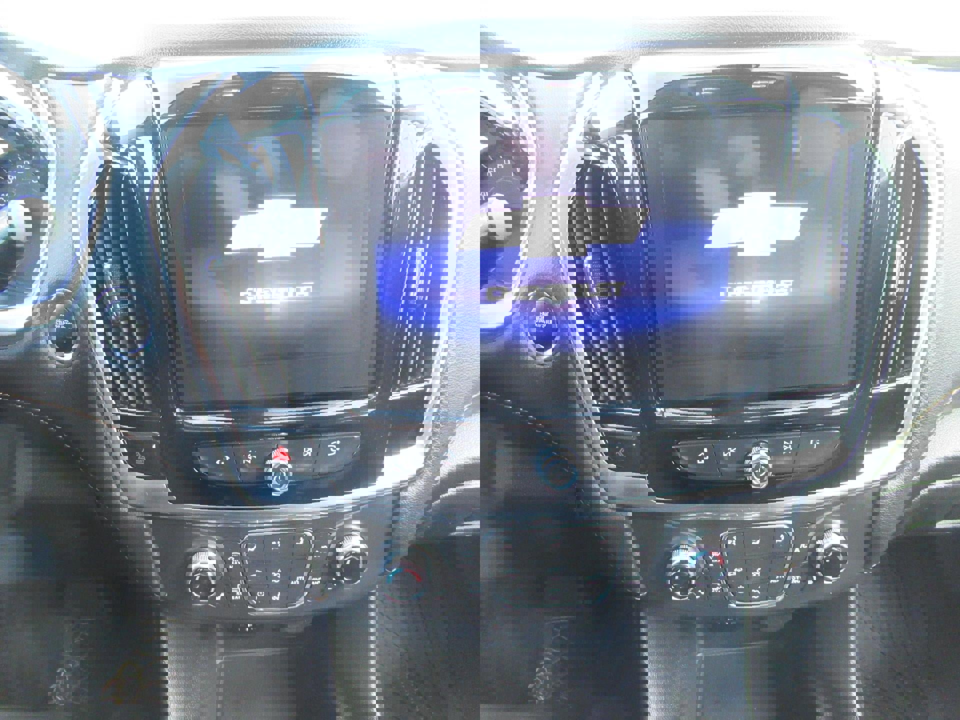 Used 2020 Chevrolet Traverse LT w/ LPO, Blackout Package image 11