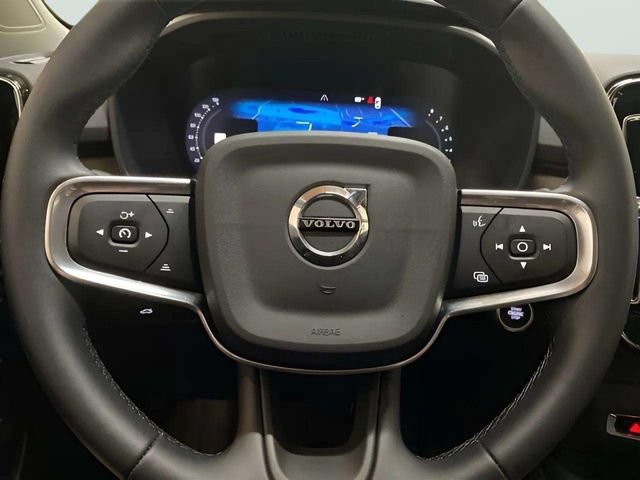 Used 2025 Volvo XC40 B5 Plus AWD/4WD image 35