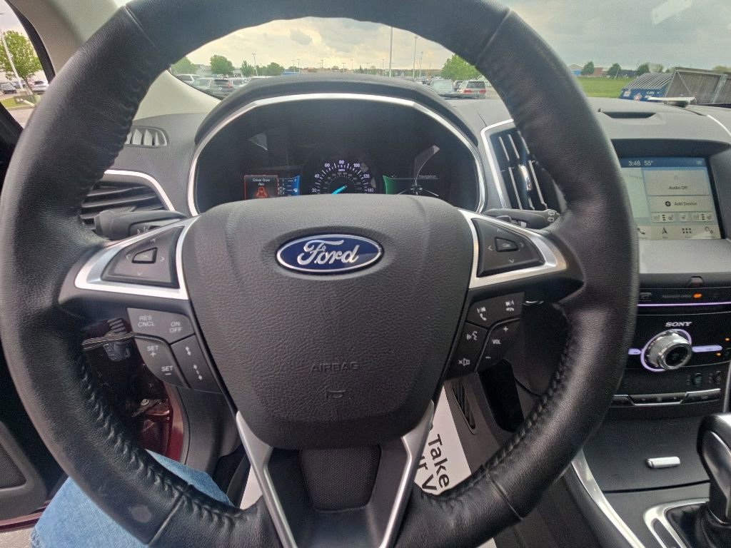 Used 2018 Ford Edge Titanium w/ Equipment Group 302A AWD/4WD image 16