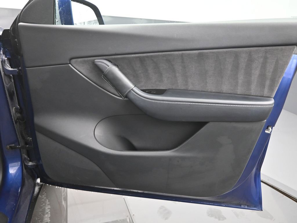 Used 2020 Tesla Model Y Long Range image 20