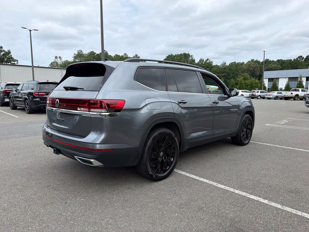 Used 2025 Volkswagen Atlas SE FWD image 5
