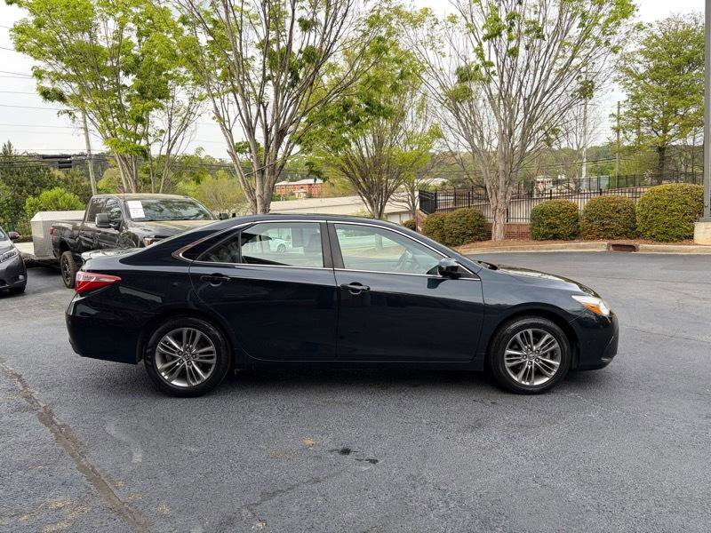 Used 2016 Toyota Camry SE image 8