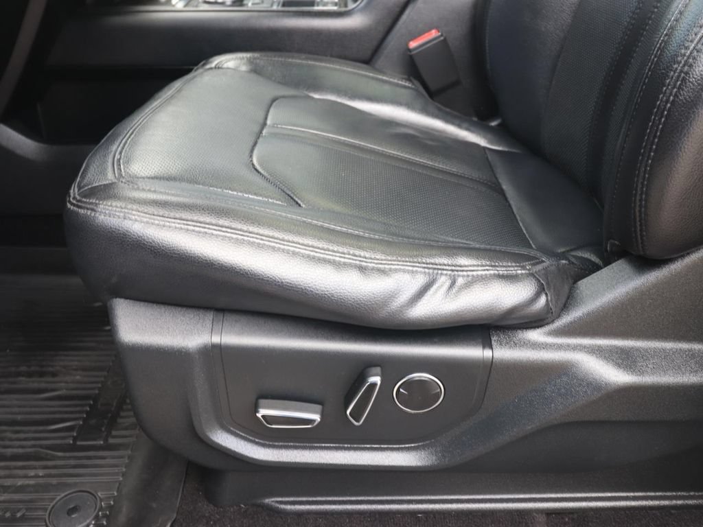 Used 2018 Ford Expedition Limited w/ Equipment Group 302A RWD image 19
