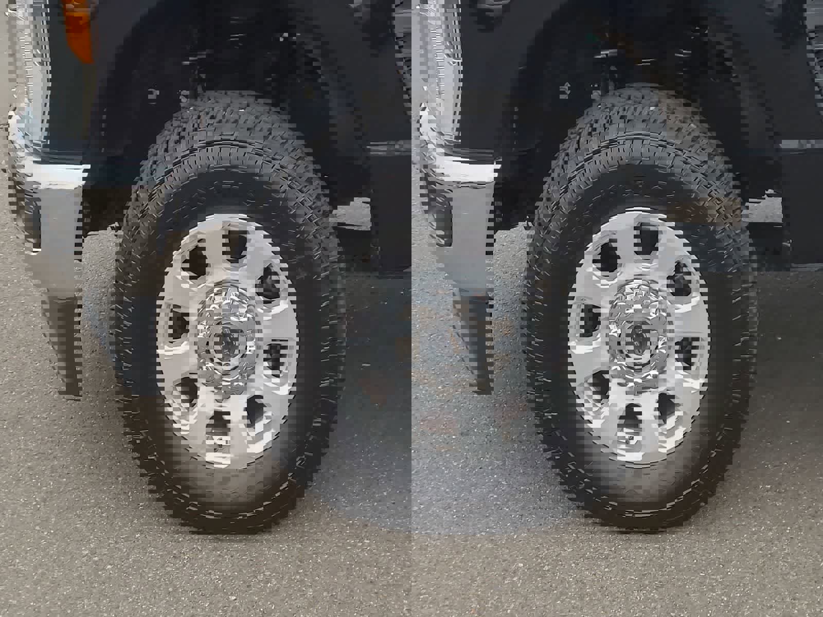 Used 2024 Ford F250 XLT w/ FX4 Off-Road Package image 16