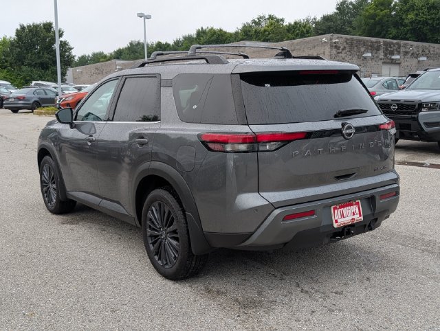 New 2026 Nissan Pathfinder SL w/ SL Premium Package AWD/4WD image 3