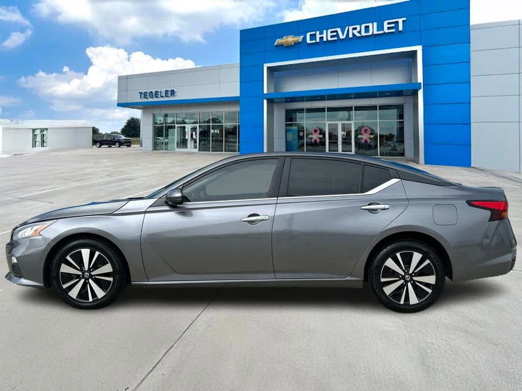 Used 2022 Nissan Altima 2.5 SV w/ SV Premium Package image 8