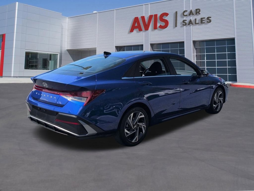 Used 2025 Hyundai Elantra SEL FWD image 6