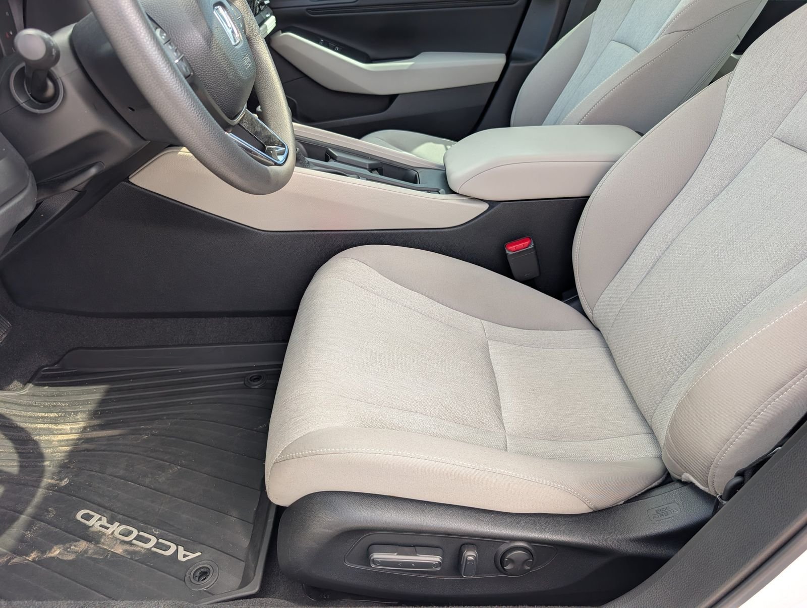 Used 2025 Honda Accord SE image 15