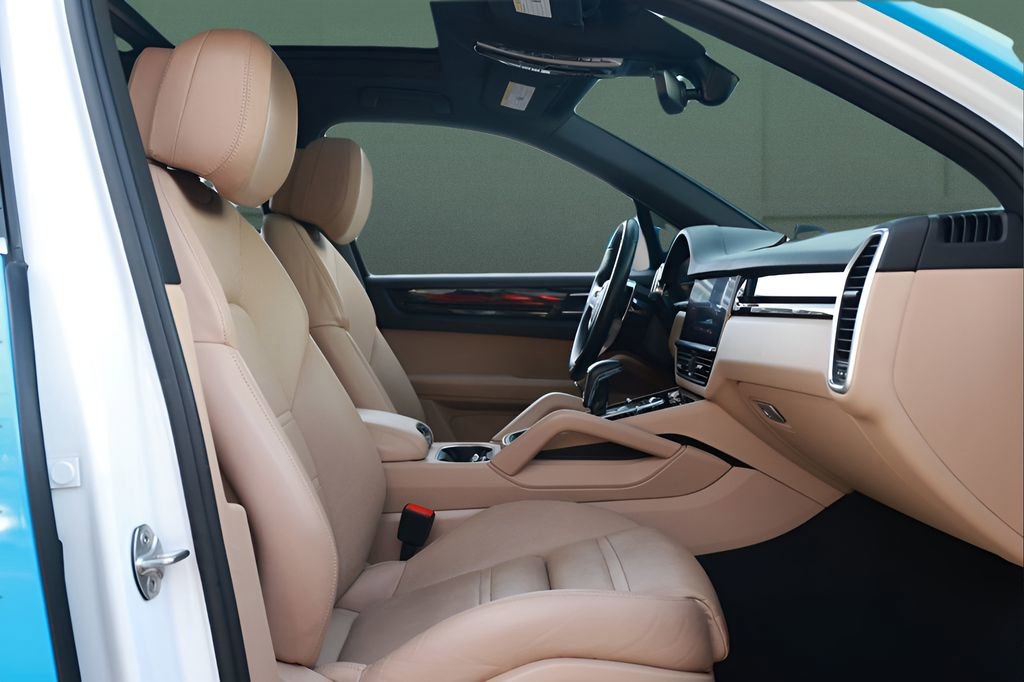 Used 2023 Porsche Cayenne image 14