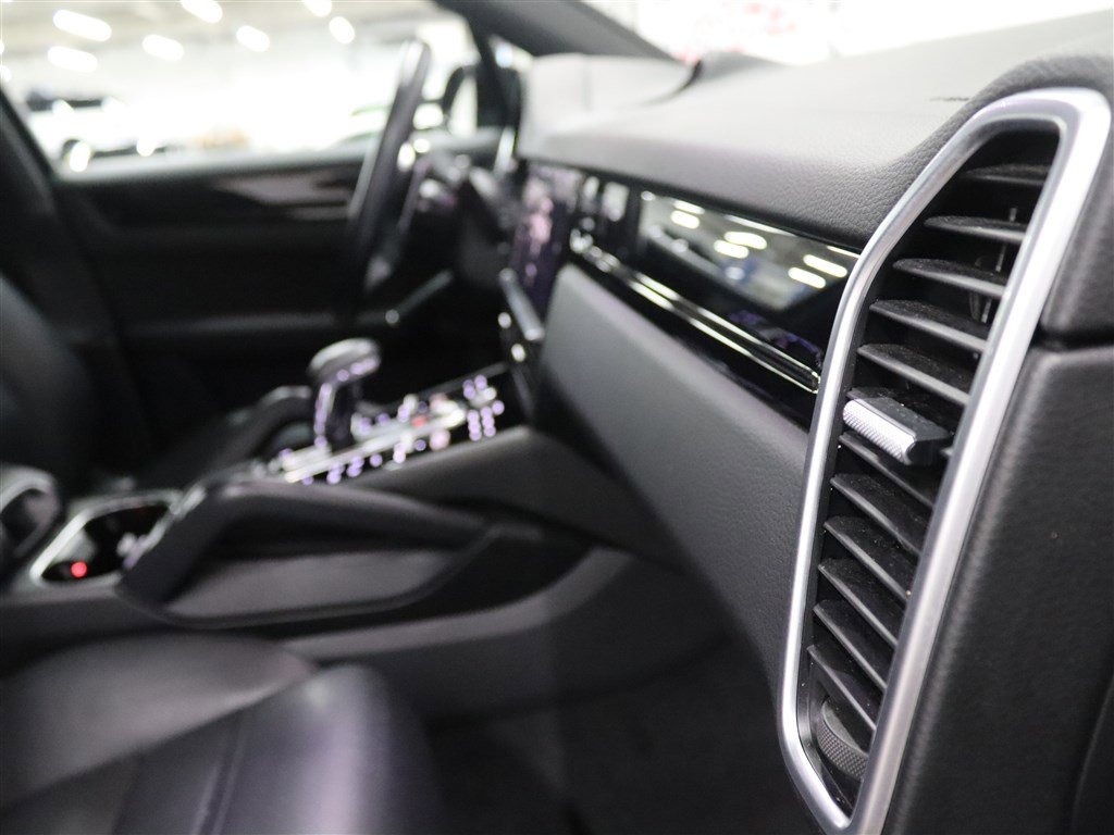 Used 2021 Porsche Cayenne AWD/4WD image 31