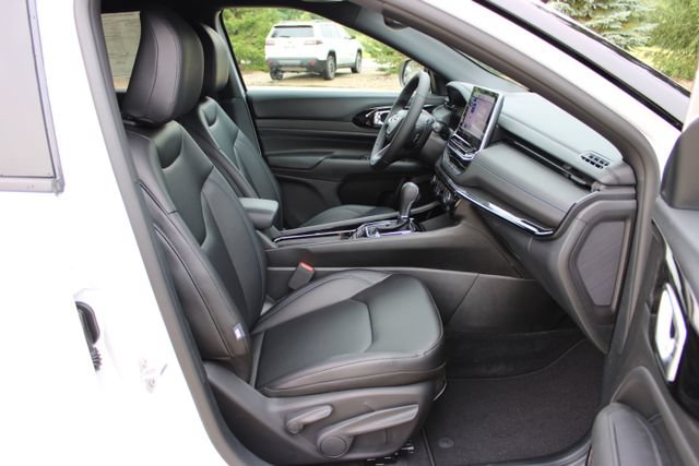 New 2026 Jeep Compass Limited w/ Sun, Sound & Navigation Group AWD/4WD image 44