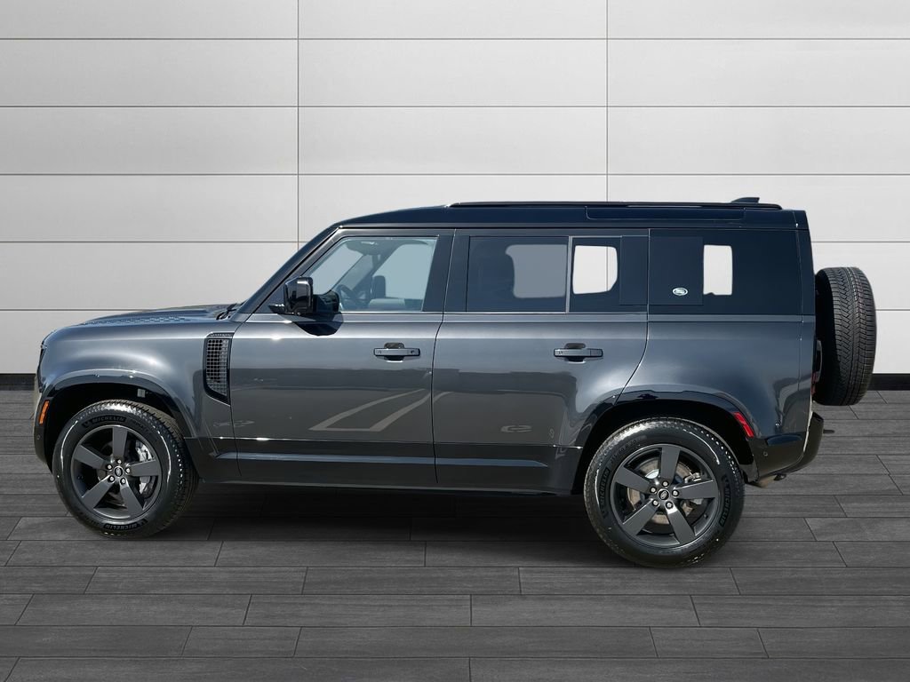 Certified 2022 Land Rover Defender 110 X-Dynamic HSE AWD/4WD image 2