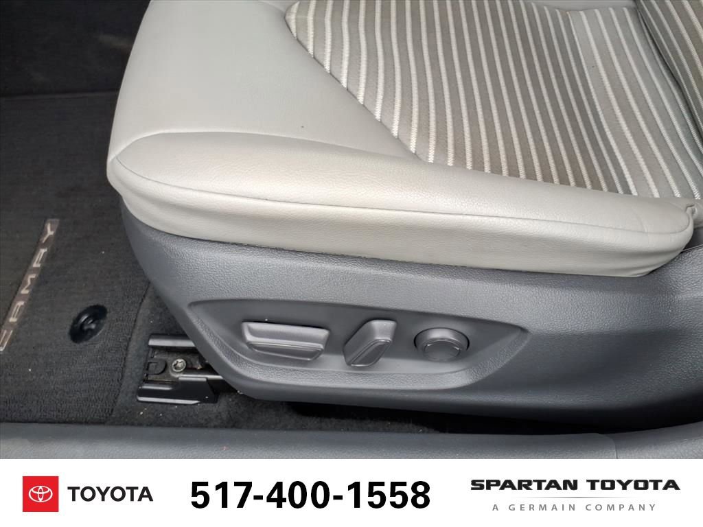 Used 2021 Toyota Camry SE w/ Convenience Package FWD image 15