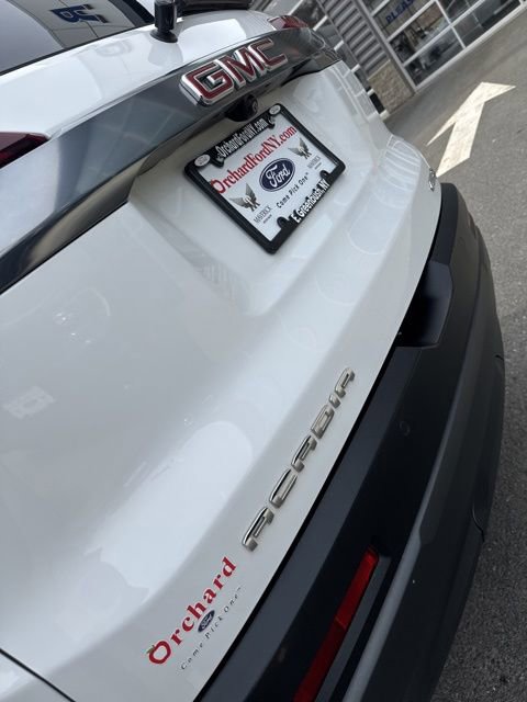 Used 2023 GMC Acadia AT4 w/ Technology Package image 10