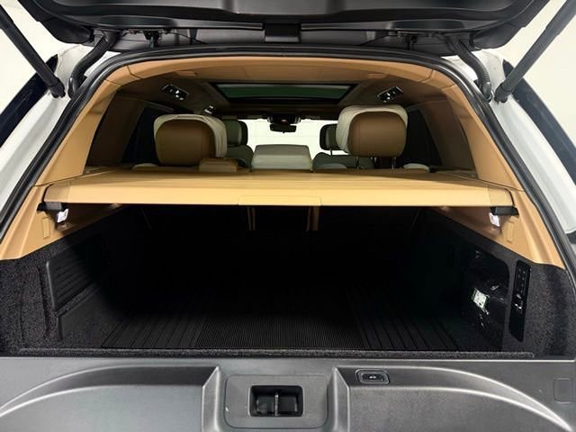 Used 2023 Land Rover Range Rover SV image 20