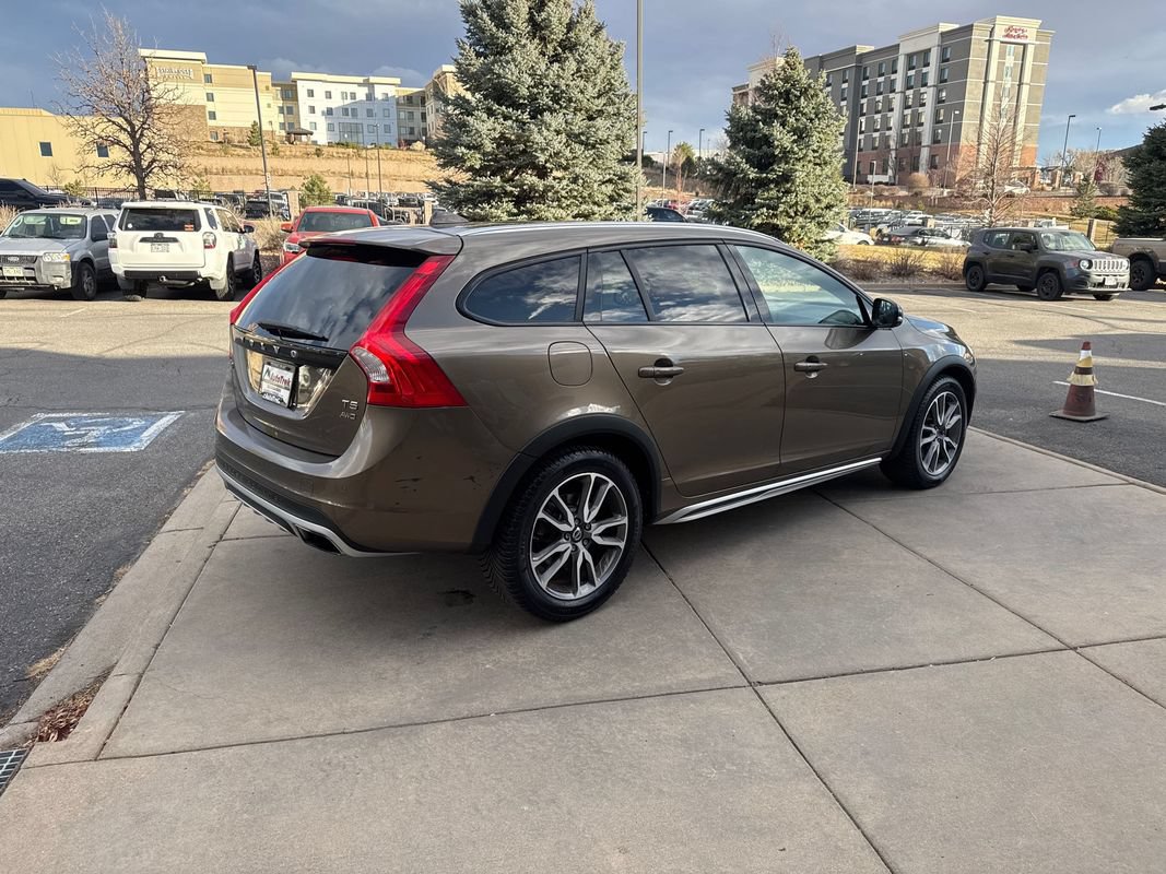 Used 2016 Volvo V60 T5 Cross Country w/ Convenience Package AWD/4WD image 6