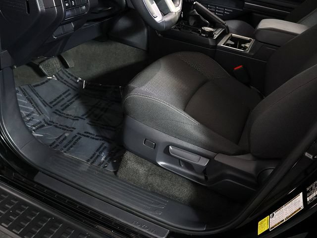 Used 2025 Toyota 4Runner SR5 AWD/4WD image 23