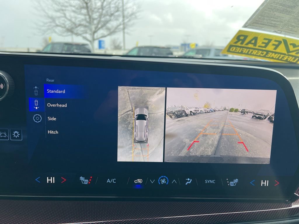 Used 2025 Chevrolet Traverse Z71 w/ Enhanced Driving Package image 17